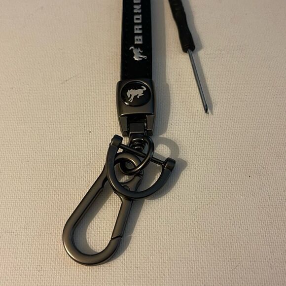 Bronco Key Fob Keychain in Black Leather NWT - Picture 3 of 4